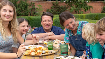 Jamie-Oliver-family-garden