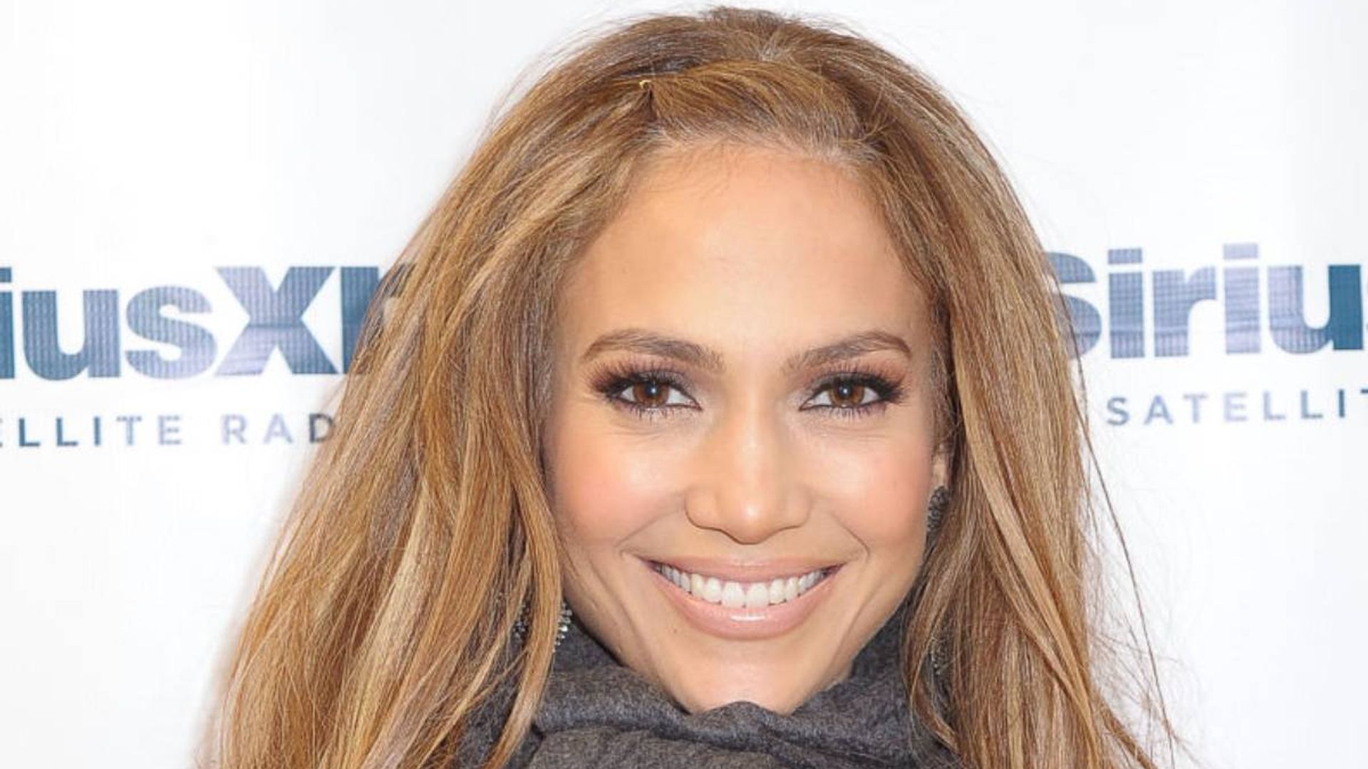 Jennifer Lopez's gorgeous fireplace inside $10 million mansion will ...