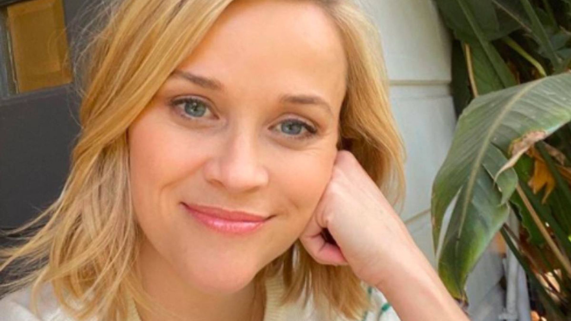 Reese Witherspoon treats her children to incredible Thanksgiving feast(01)