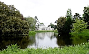 prince-harry-meghan-markle-frogmore-house-lake