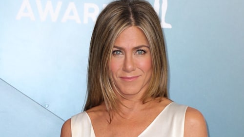 Jennifer Aniston gets Friends fans pumped from her home with exciting news