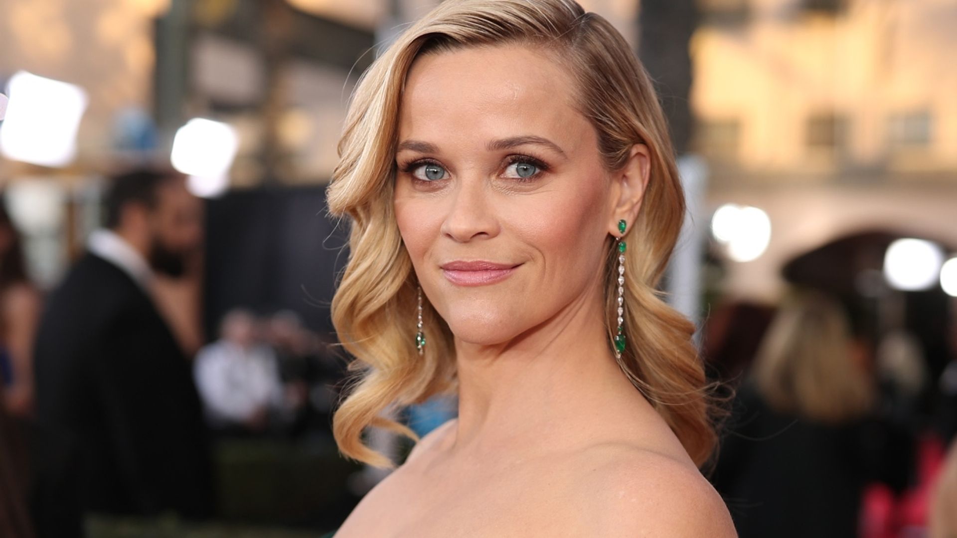 Reese Witherspoon dances around spotless kitchen sparks fan reaction HELLO!