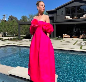 Kaley Cuoco captivates fans in just a bathrobe in new video from inside ...