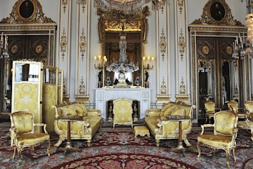 1-the-queen-white-drawing-room-buckingham-palace