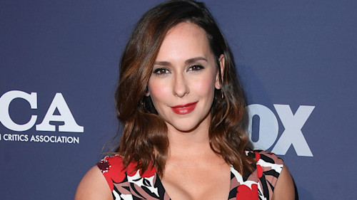 Jennifer Love Hewitt provides glimpse into jaw-dropping Halloween in family home