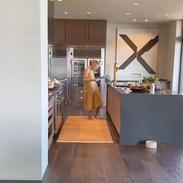 ellen-degeneres-home-kitchen