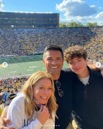 Kelly Ripa shares stunning pool photo from inside her garden in the