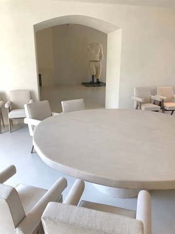 kim kardashian's beige dining table