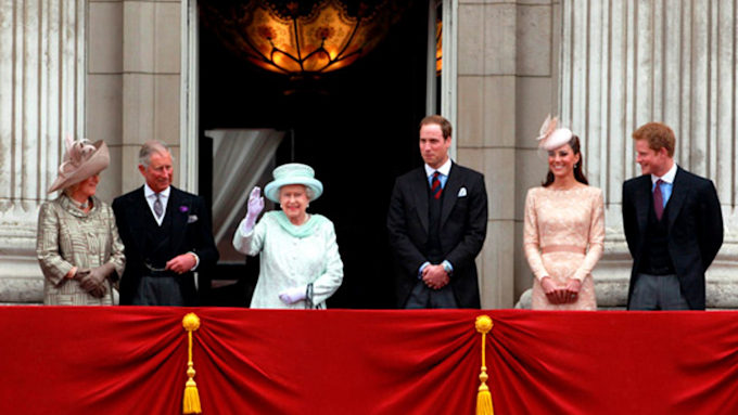 queen-balcony3