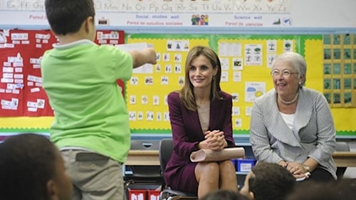 Queen Letizia of Spain charms kids on visit to New York school