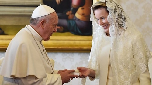 Queen Mathilde, on crutches, meets Pope Francis at the Vatican