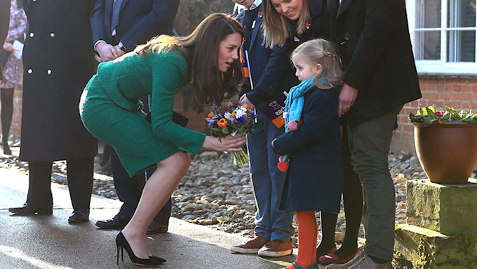 Kate Middleton bonds with youngsters at children's hospice | HELLO!