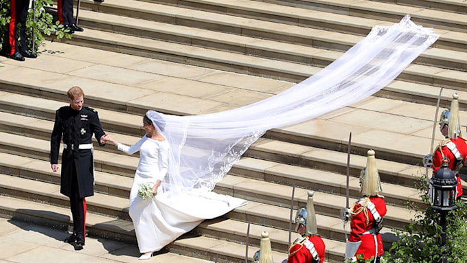 meghan-markle-wedding-long-dress