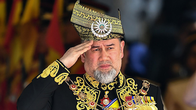 malaysia king Sultan Muhammad V salutes
