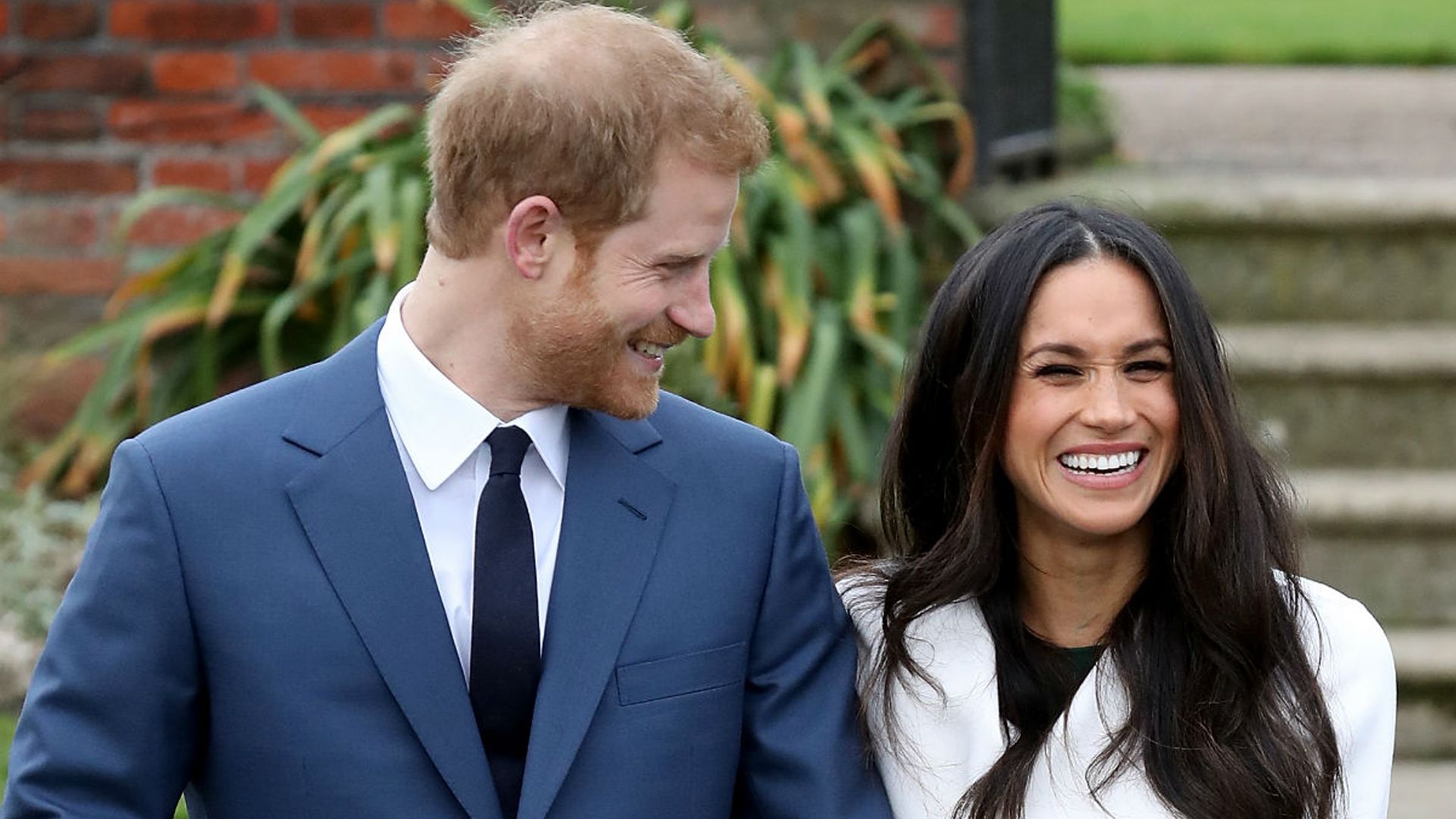 The sweet moment Prince Harry was caught looking lovingly at Meghan(00)