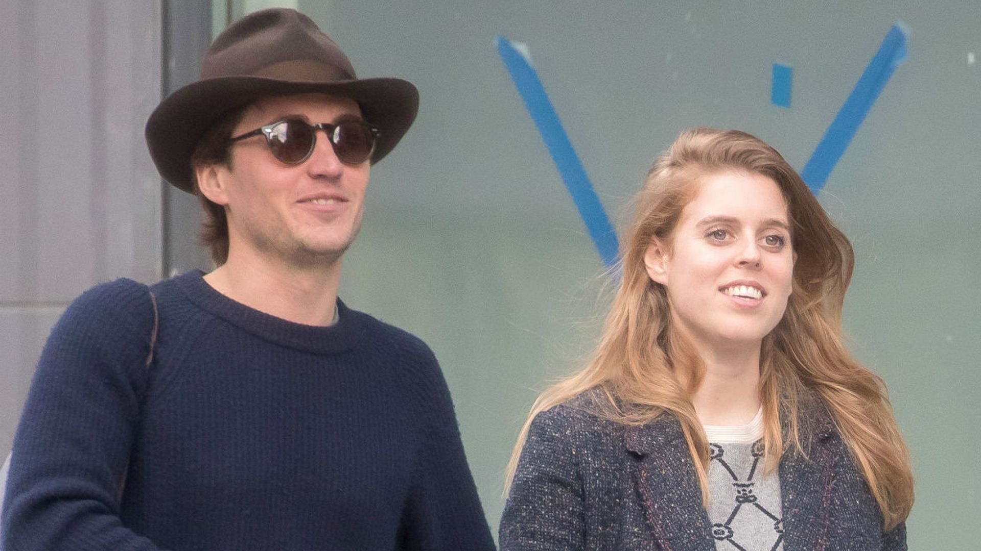 Princess Beatrice And Boyfriend Edoardo Mapelli Mozzi Hold Hands In New ...