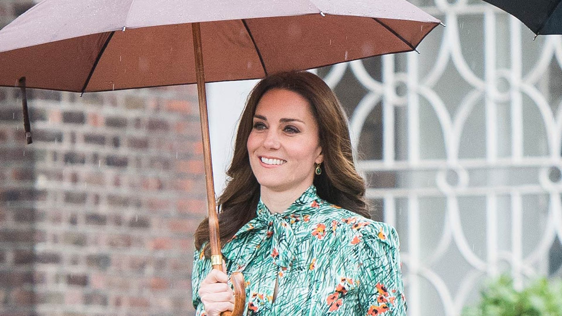 Royal Shock Kate Middleton Surprises Bystanders At Kensington Palace Hello