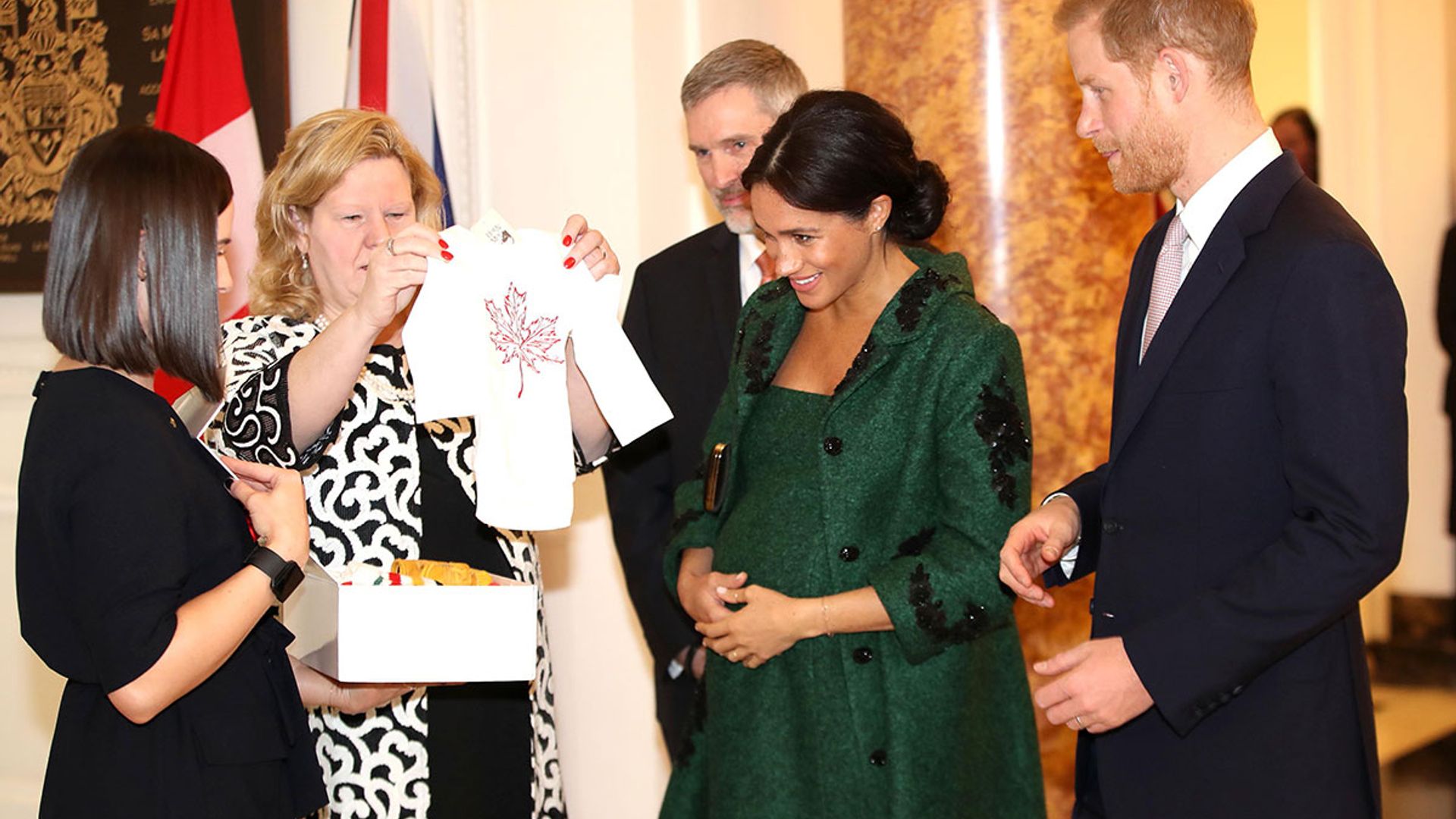 Prince Harry and Meghan Markle receive 236 baby gifts in just TWO(01)