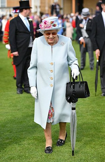 Kate Middleton makes surprise appearance at the Queen's garden party ...