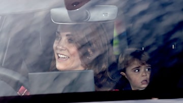 kate middleton and prince louis in car