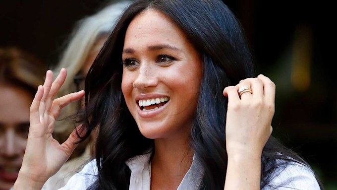Meghan Markle surprises in candid new photo with British Vogue editor ...