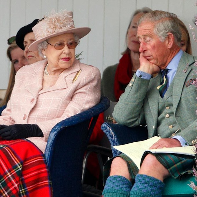 Royals looking bored in public: the Queen, Princess Diana, Prince ...
