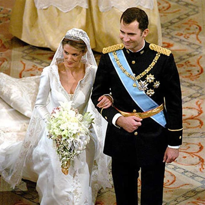 queen-letizia-wedding-dress
