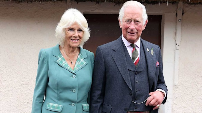 charles-camilla-festive-photo