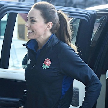 kate-middleton-rugby-ball-trick