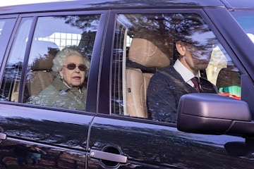 Queen Returns to Windsor Car