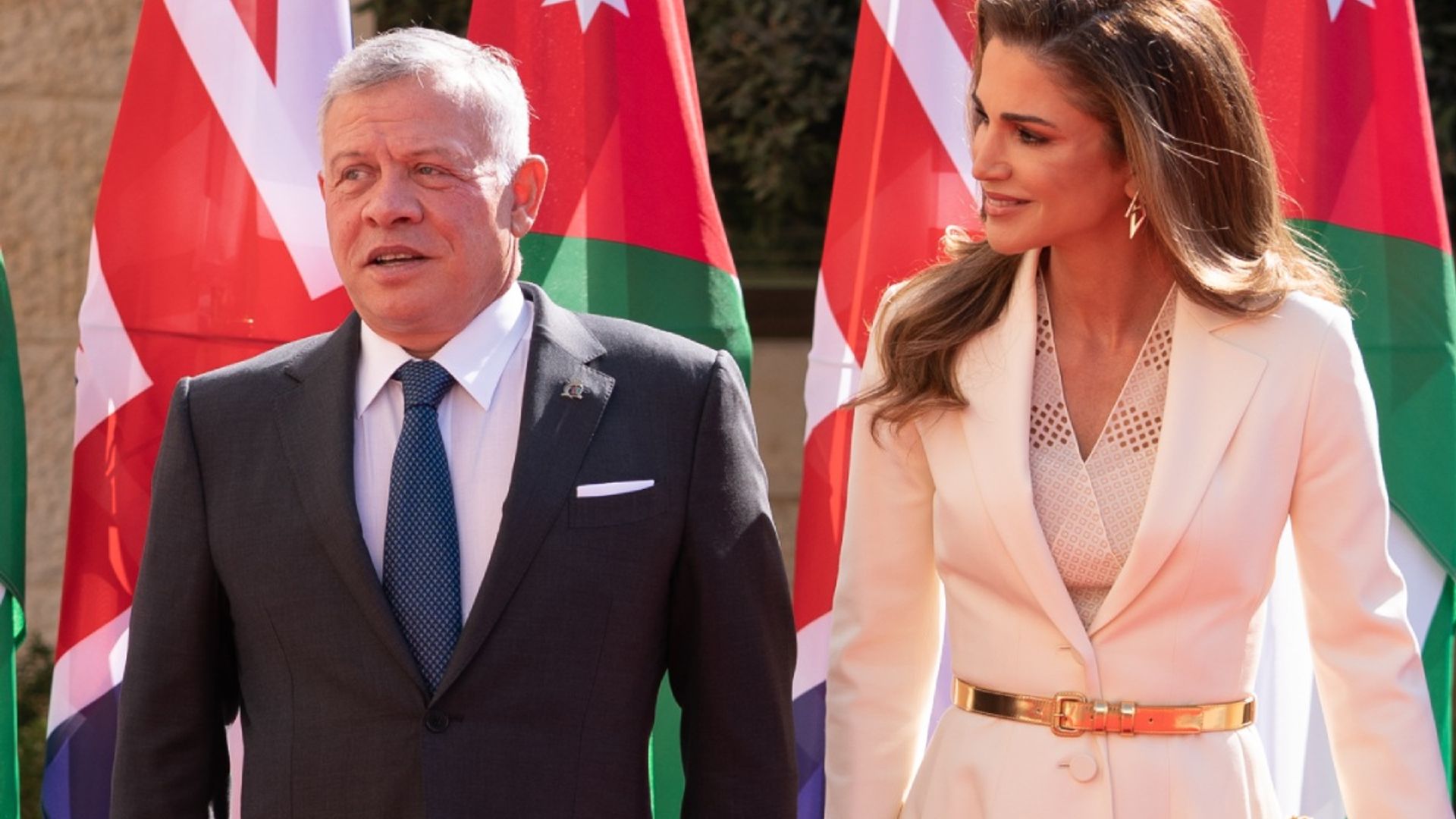 Queen Ranias Husband The King Of Jordan Undergoes Emergency Spinal Surgery Hello