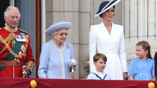 The Queen shares very touching moment with Prince Louis during balcony flypast