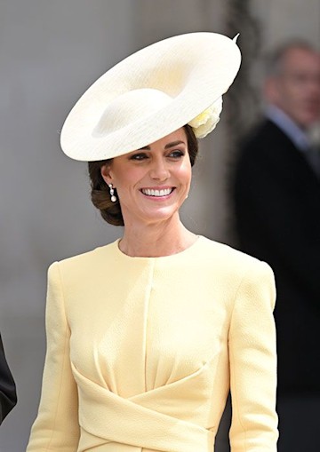 Kate Middleton gives update on Queen's health after she cancels ...