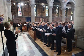 anne-cathedral-flowers