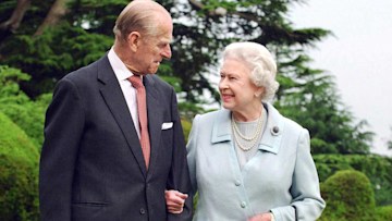 queen-and-prince-phillip-laid-together