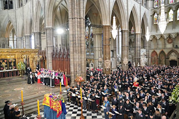 the-queen-westminster-abbey