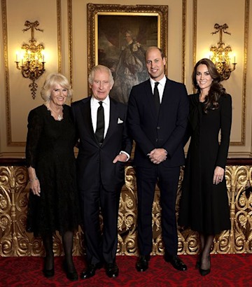 king-charles-buckingham-palace-family-photo