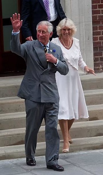 king-charles-visits-william-and-kate-prince-george