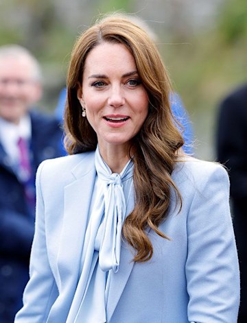 TrivDaily - Princess Kate interrupts family holiday for this important reason 54 kate-middleton-engagement