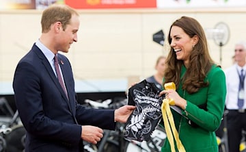 Trivdaily - 14 Rules The Royals Have To Follow 60 Kate-Middleton-Gift-For-Prince-George