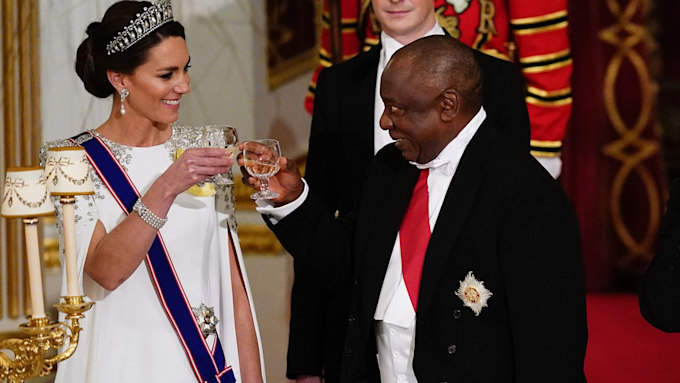 kate middleton smiles as she toasts cyril ramaphosa at state banquet