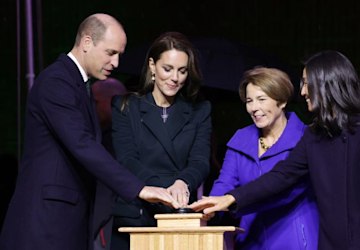 Trivdaily - Prince William And Princess Kate Surprise Crowds At Boston Nba Game 61 Kate-Will-Boston