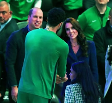 Trivdaily - Prince William And Princess Kate Surprise Crowds At Boston Nba Game 58 K-W-Basketball-3
