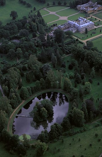 aerial view of althorp estate including the lake where princess diana was laid to rest