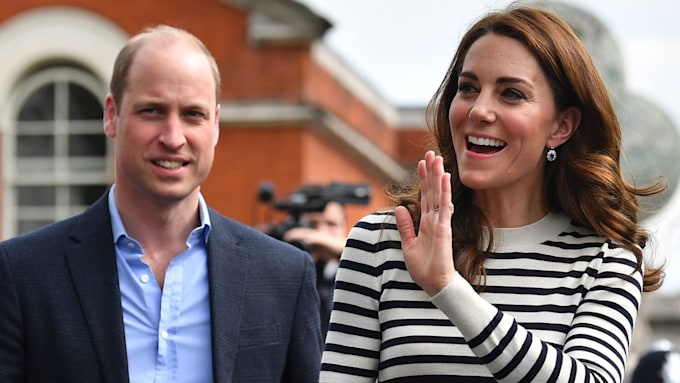 kate middleton waves to crowds during visit with prince william
