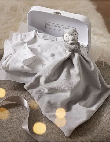 the-white-company-christmas-gifts-baby
