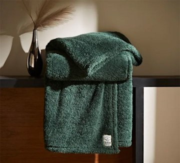 warm-teddy-bear-throw-dunelm