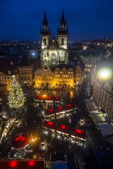 10 Christmas trees around the world | HELLO!