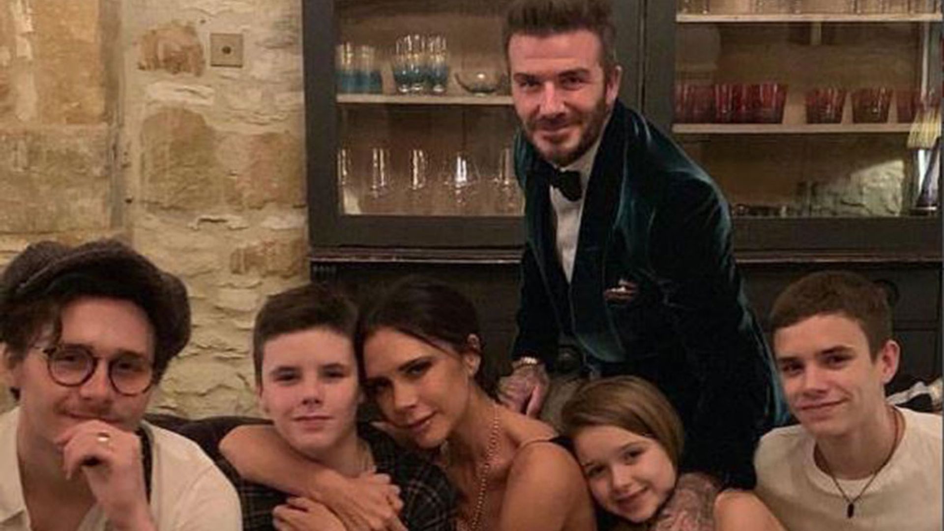 Victoria Beckham unites with whole family for Christmas workshop – see ...
