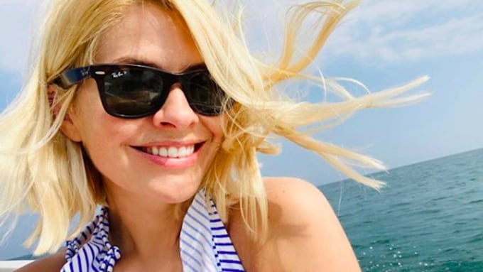 holly-willoughby-photo-holiday